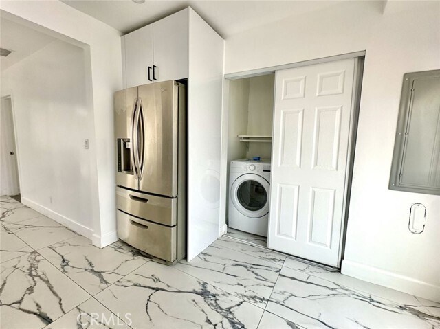 Foto del edificio - 8224 Webb Ave