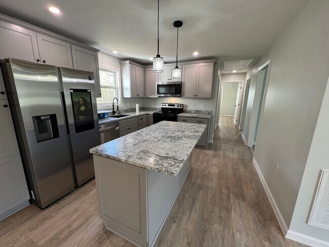 Foto del edificio - 3760 Reid Rd