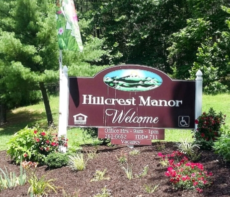 Letreros - Hillcrest Manor Apartments