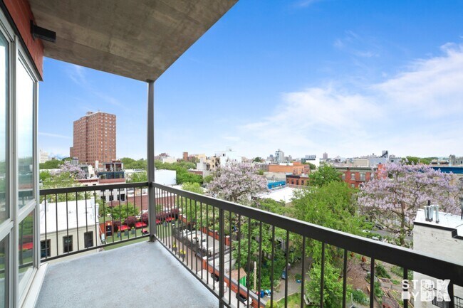 Foto del edificio - 333 Greene Ave