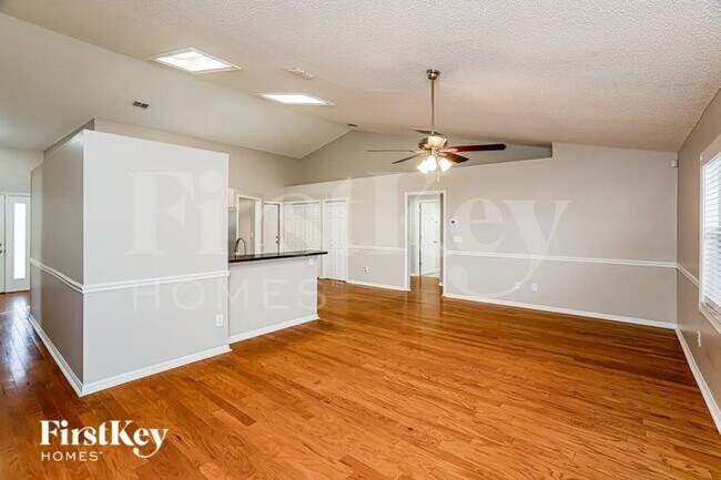 Foto del edificio - 9801 Sunnyoak Dr