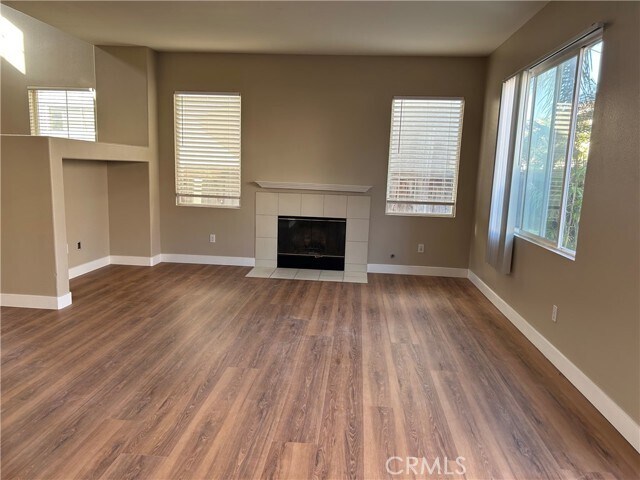 Foto del edificio - 1447 Hawkcrest Dr