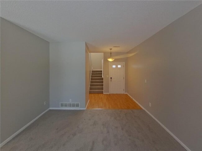 Foto del edificio - 16476 Jarrett Cir