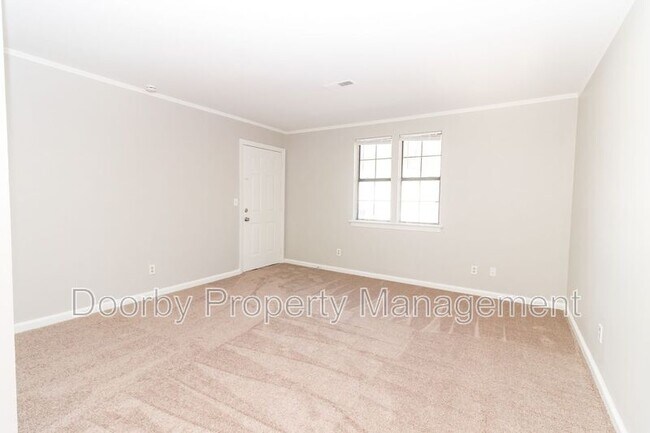 Foto del edificio - 3302 Pinewood Ave