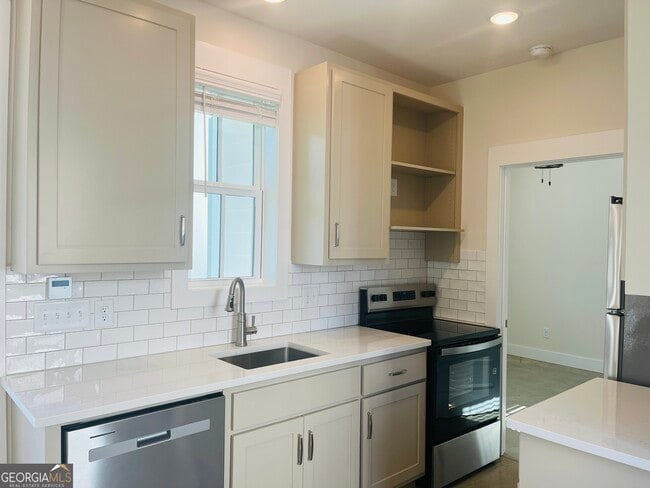 Building Photo - 103 Gardenia Ln