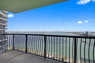 Building Photo - 1756 N Bayshore Dr