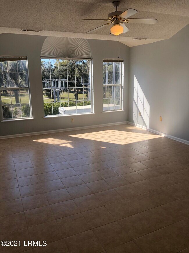 Building Photo - 1231 Ladys Island Dr