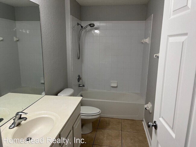 4 br, 2 bath House - 2253 Meadow Oak Cir.(N) photo'