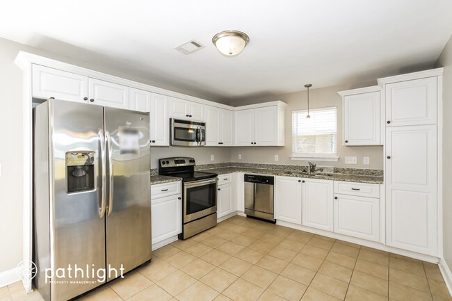 Building Photo - 4150 Saddle Horn Dr