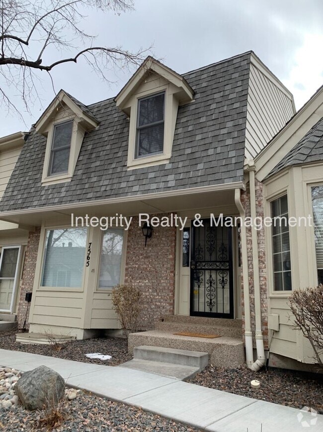 Building Photo - 7565 S Cove Cir