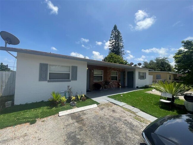 Foto del edificio - 610 NE 37th St