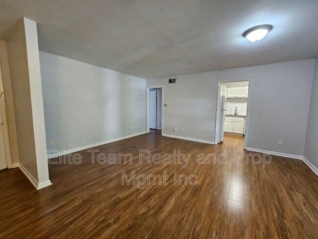 Building Photo - 4604 Coronado Dr