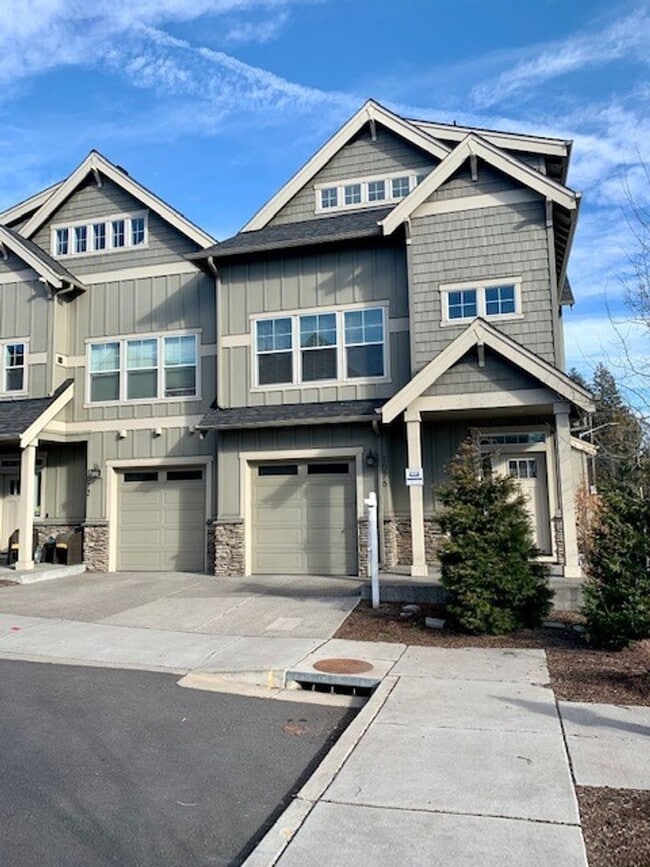 Building Photo - 1076 SE Leonel Ln
