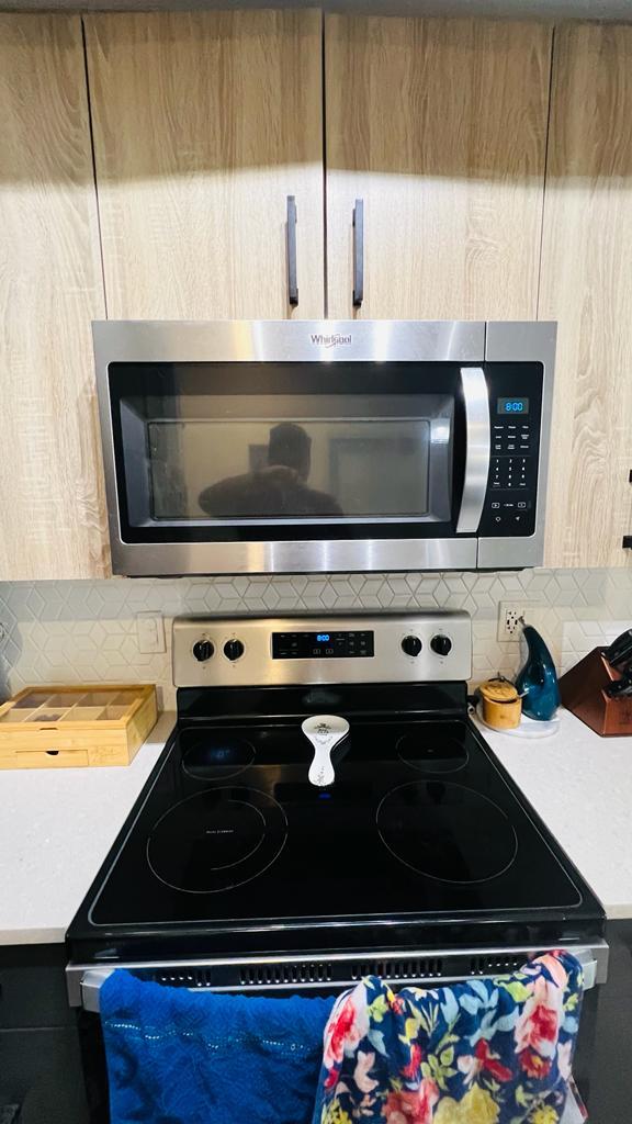 Induction stove - 15892 Bear Creek Pky