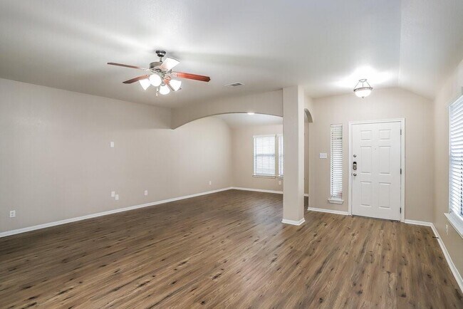 Building Photo - 2410 Lexington Park Dr