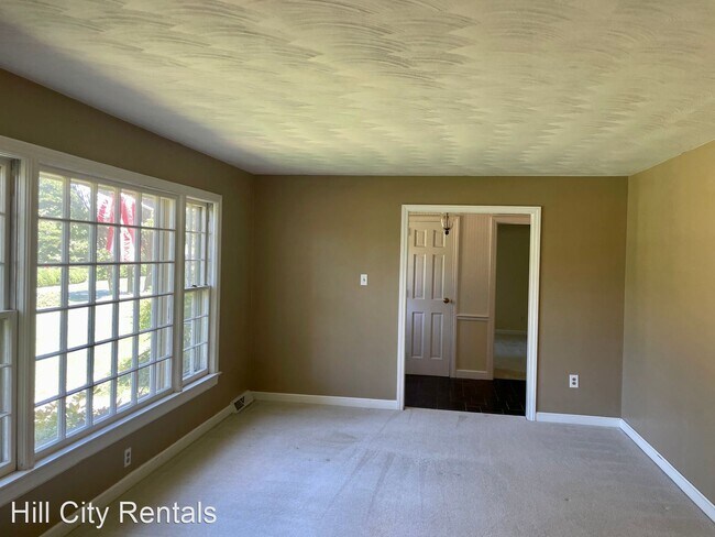 Building Photo - 6 br, 4.5 bath House - 132 Chesterfield Road