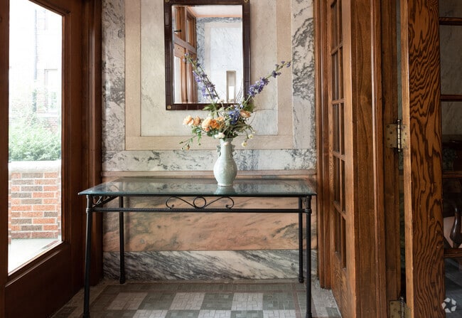 Lobby Photo - 35 McKinley