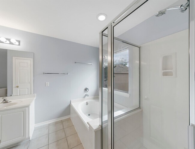 Foto del edificio - 16530 Cairngrove Ln