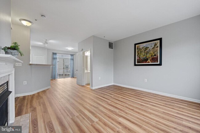 Foto del edificio - 556 Rhapsody Ct