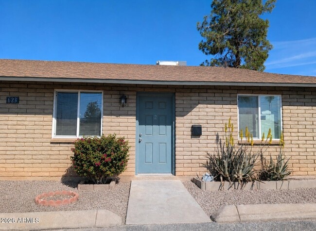 Building Photo - 623 S Olive