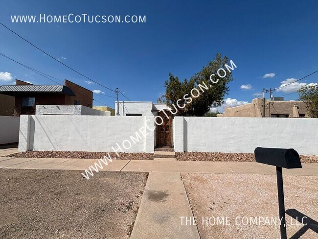 Photo - 3149 E Fairmount St House