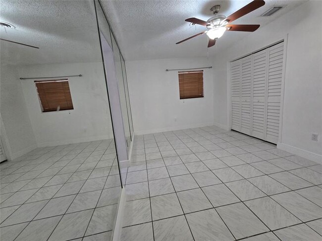 Foto del edificio - 4955 NW 178th Terrace