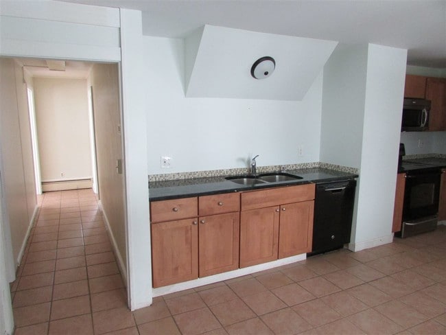 Building Photo - 381 US-4