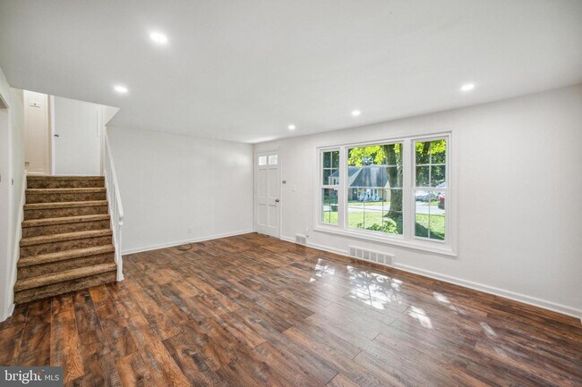 Foto del edificio - 31 Greentree Ln