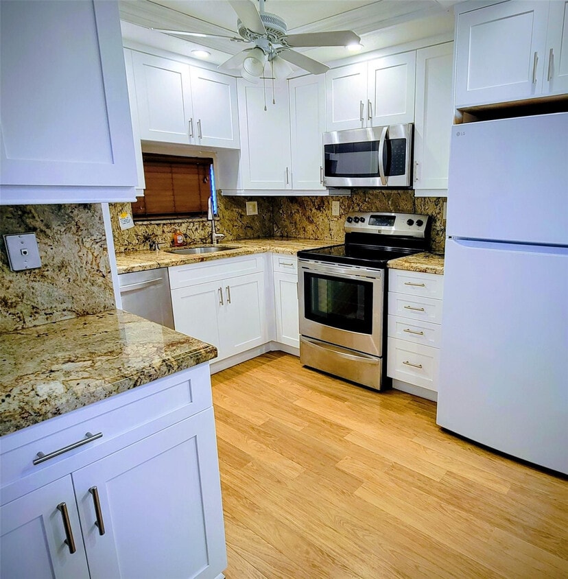 Foto principal - 9411 N Hollybrook Lake Dr