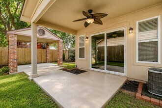 Building Photo - 9614 Charter Ridge Dr