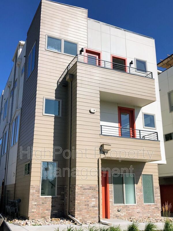 Primary Photo - 1216 Perry St