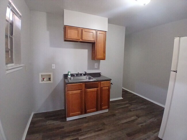 Foto del edificio - Newly remodeled two-bedroom, one-bath duplex