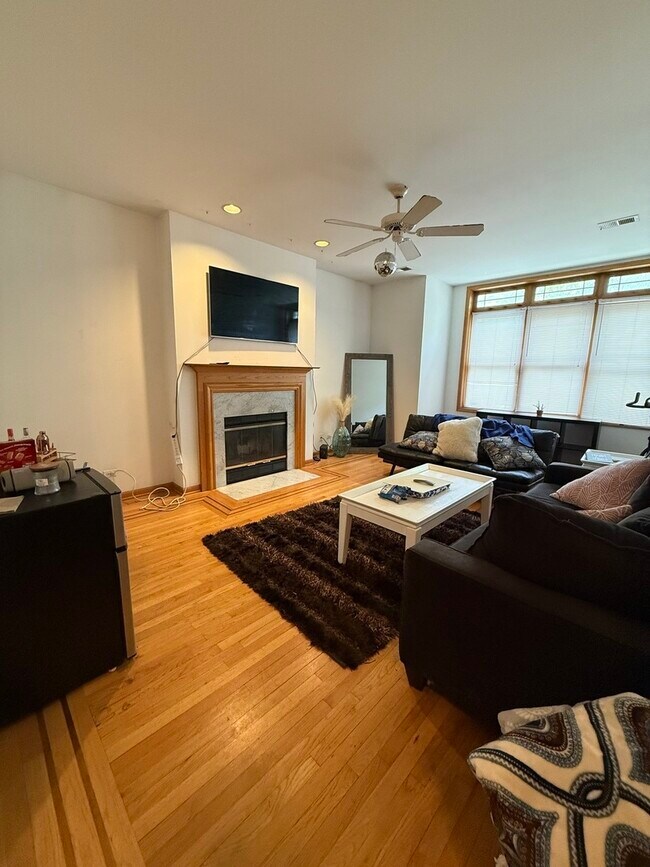 Foto del edificio - 4101 N Kenmore Ave