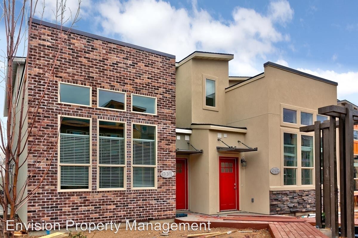 Primary Photo - 2975 N Records Ave