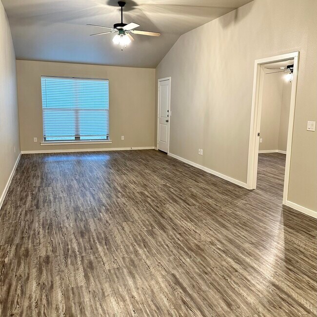 Foto del edificio - 2106 N Avenue J