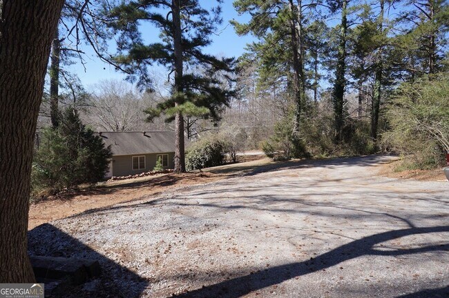 Foto del edificio - 1453 S Barnett Shoals Rd
