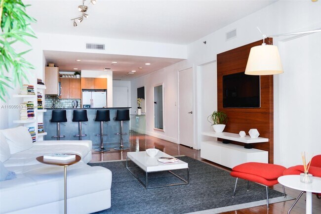 Building Photo - 1060 Brickell Ave