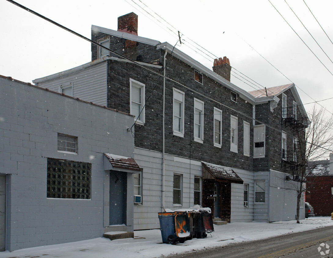 Building Photo - 502 E 17th St