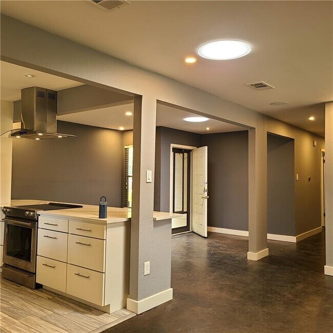 Building Photo - 3700 Cookstown Dr
