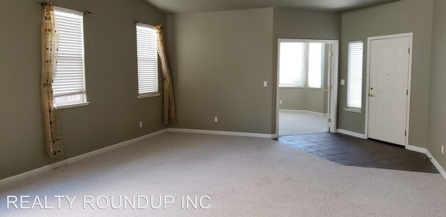 Building Photo - 4 br, 2.5 bath House - 9407 Mainline Dr