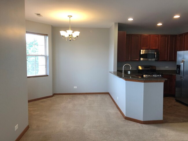 Building Photo - 2220 Aurora Dr