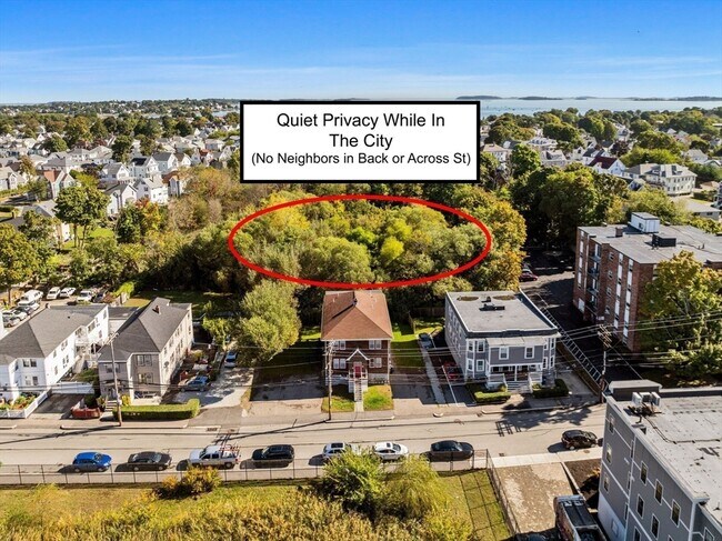 Foto del edificio - 134 Newbury Ave