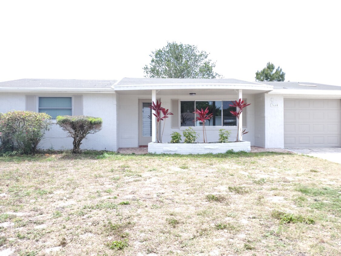 Primary Photo - 5644 Mockingbird Dr