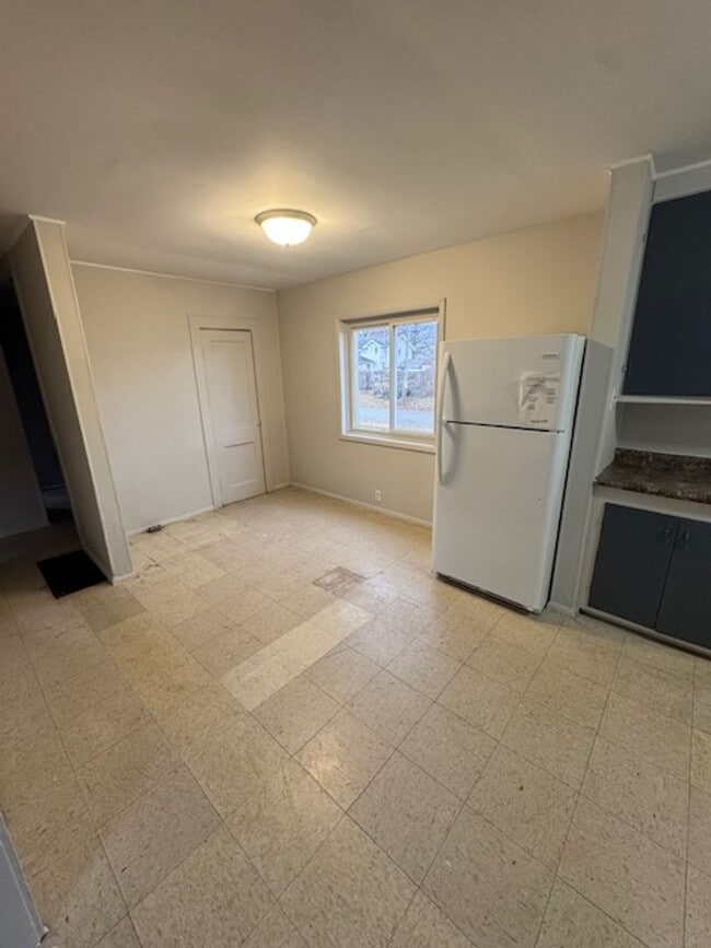 Building Photo - 1408 Eckart St