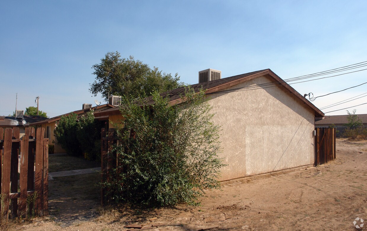 Building Photo - 15957 Tokay St