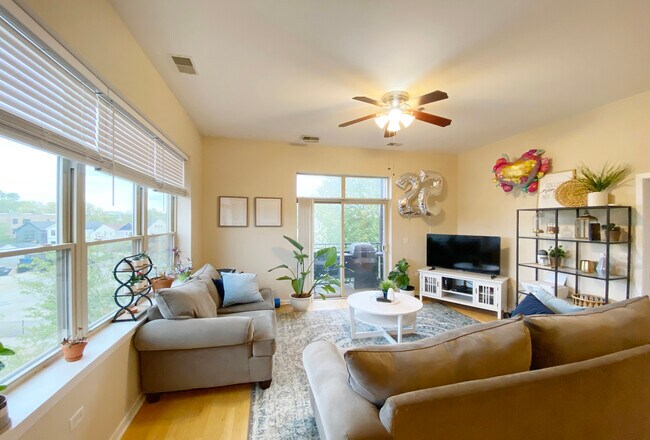 Foto del edificio - 2915 N Clybourn Ave
