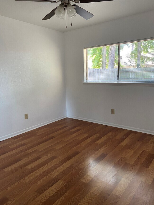 Foto del edificio - 2714 Sherwood Hollow Ln