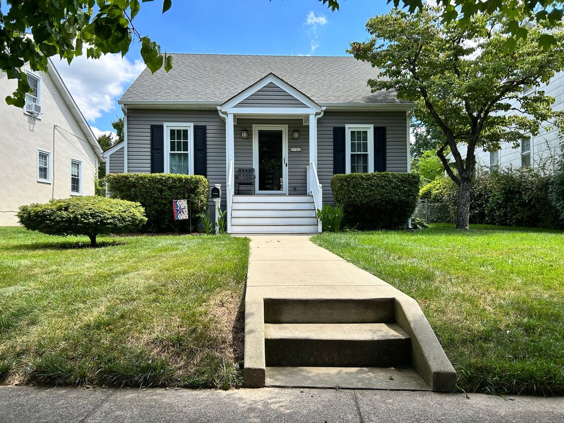 Primary Photo - Cozy 3-Bedroom Cape Cod in Prime Three Cho...