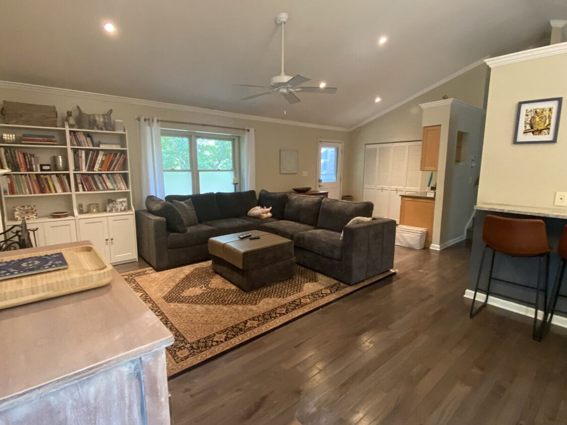 Primary Photo - 6 Hunters Ridge Dr