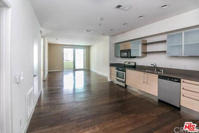 Building Photo - 1234 Wilshire Blvd